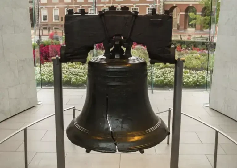 Liberty-Bell-chuong-Tu-Do