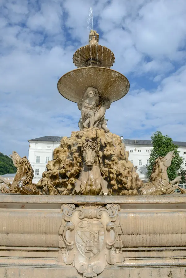 fountain-residence-square-salzburg-austria-old-town-123486534
